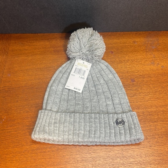 Michael Kors silver/gray Beanie. NWT. - Picture 5 of 8